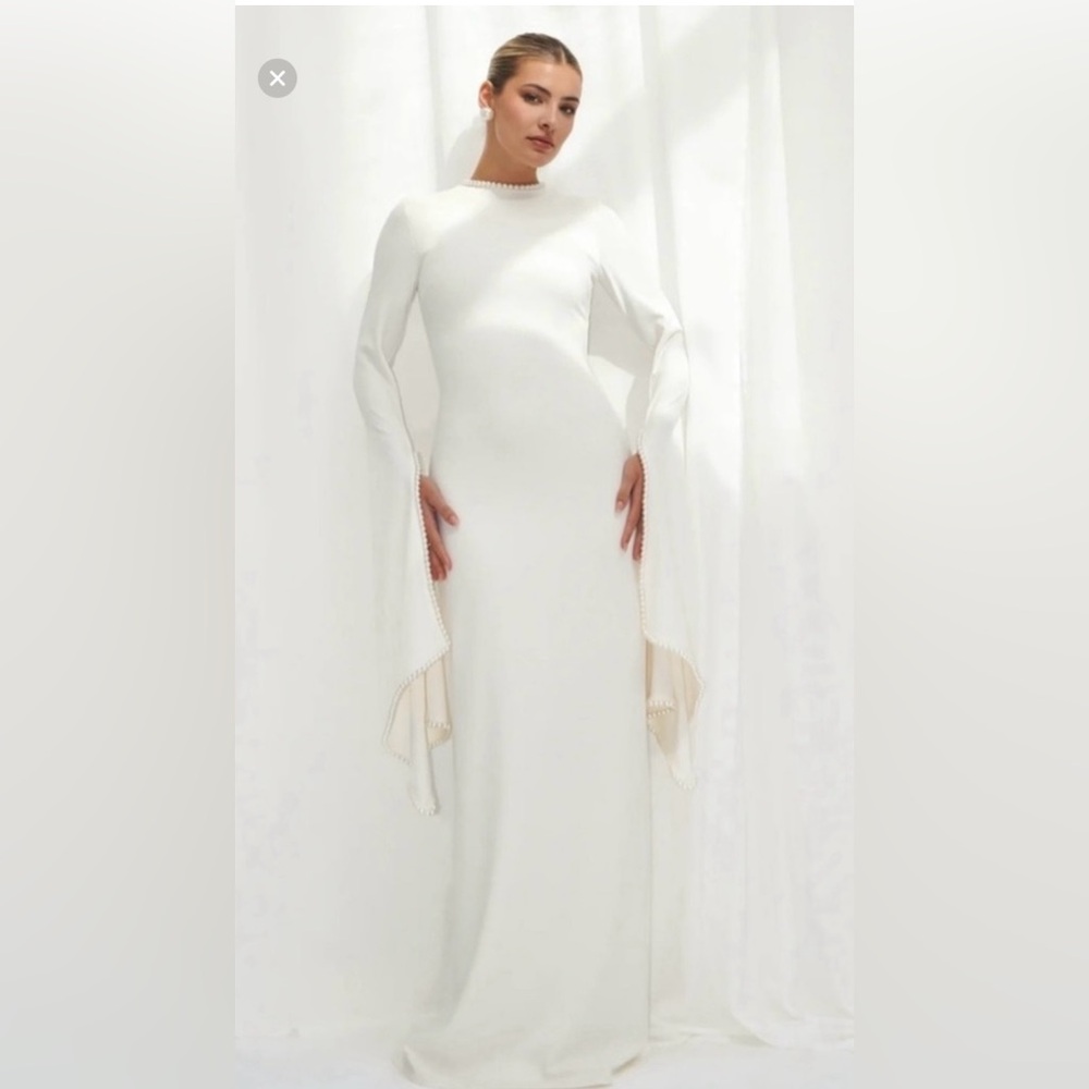 Khanums Elegant White Long Sleeve Dress